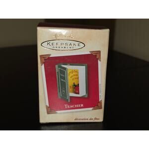 2002 "Teacher"‎ Hallmark Keepsake Orn. Opens like a book! Insert a small photo!